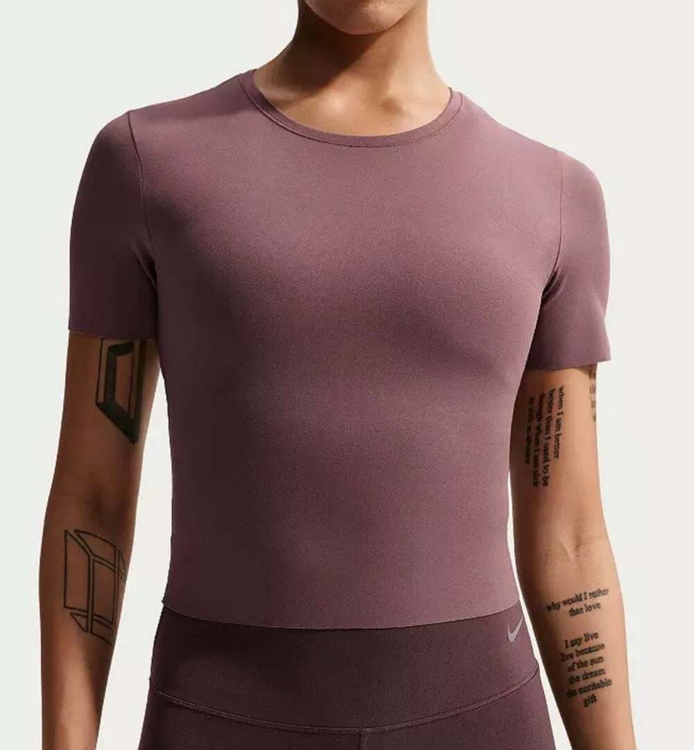Zenvy Women's Dri-FIT Short-Sleeve Top. Nike M Brown